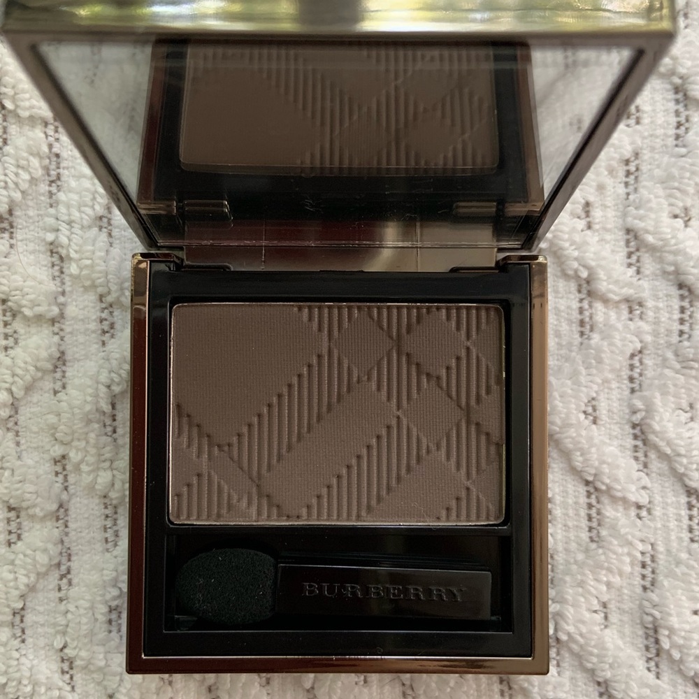 Burberry Sheer eye shadow 07 Taupe Brown